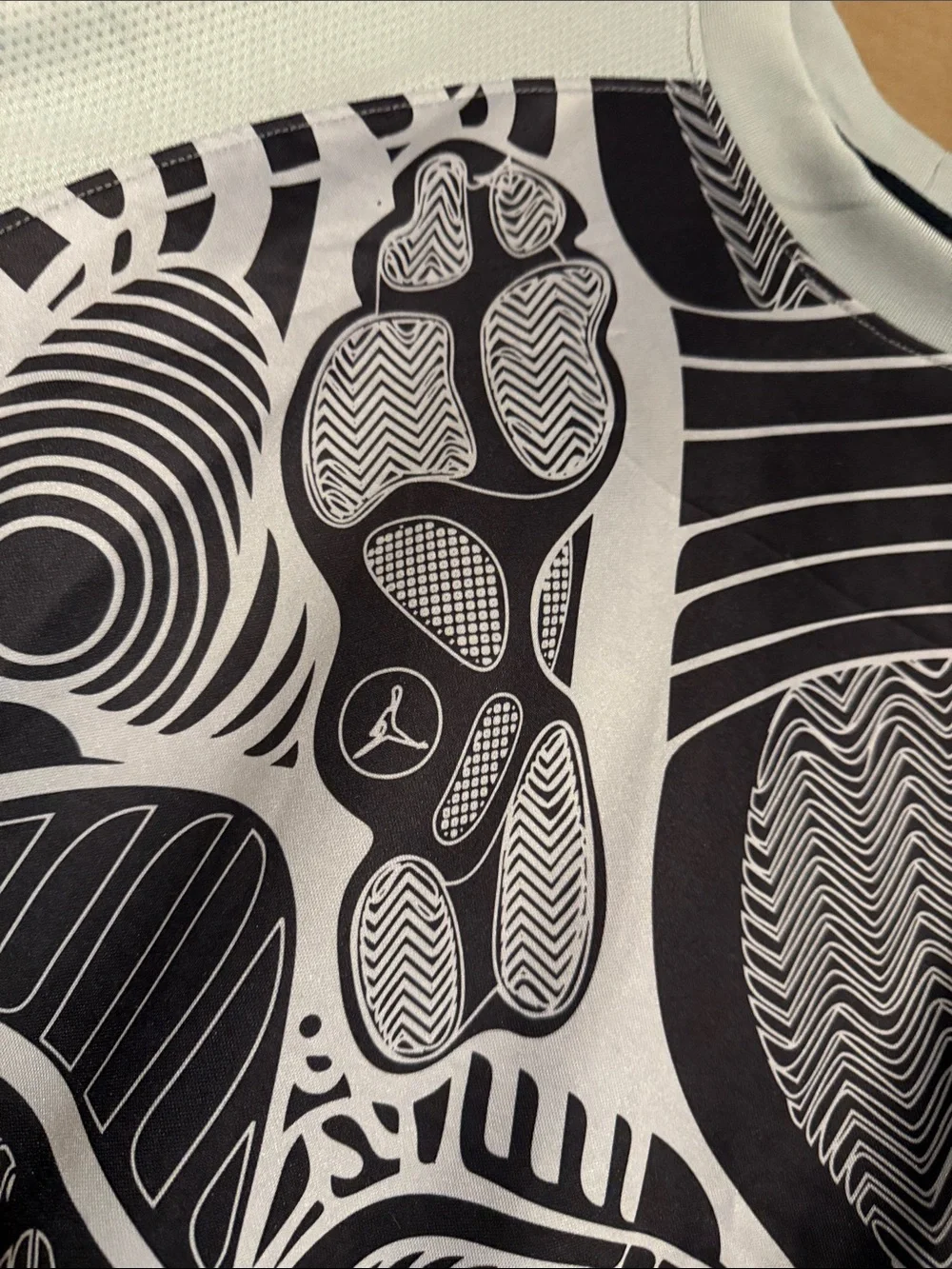 JORDAN Light Gray & Black Graphic Athletic Short-Sleeve Shirt NIKE Basketball.